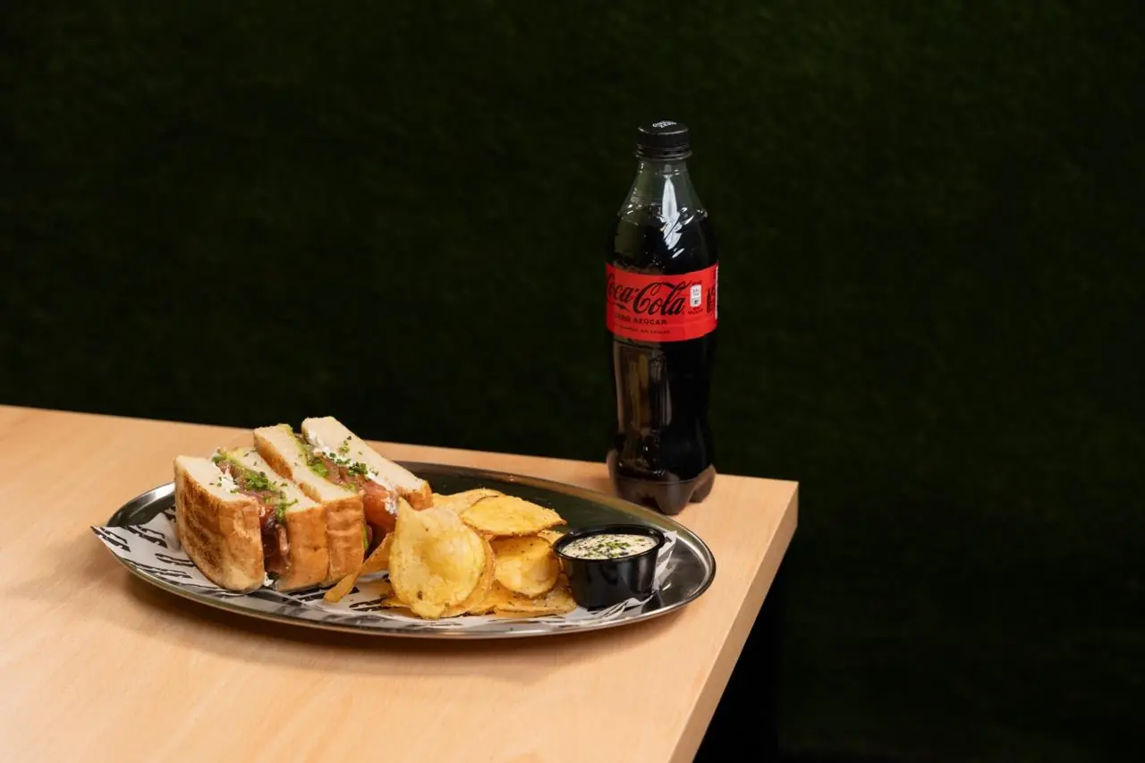 MENÚ 1 (Brocata o sándwich, patatas y bebida)